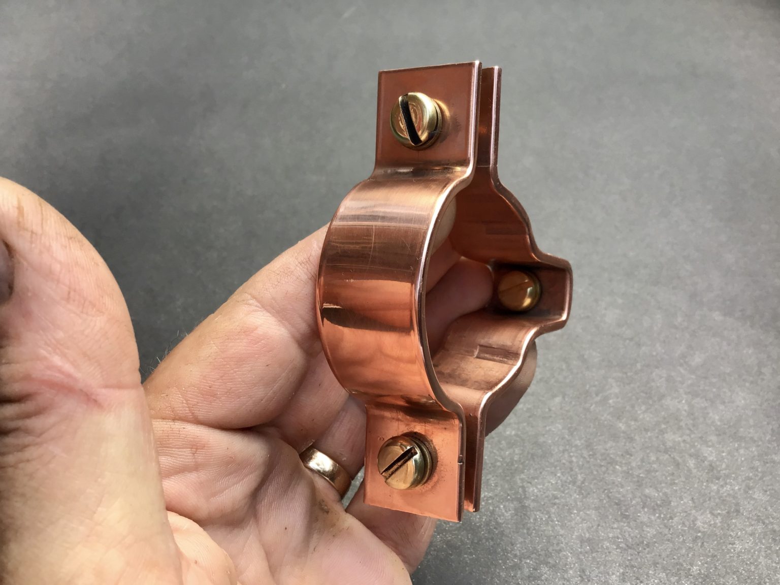 Copper Universal Pipe Clamp 50mm Diameter Copper Pipe Fittings