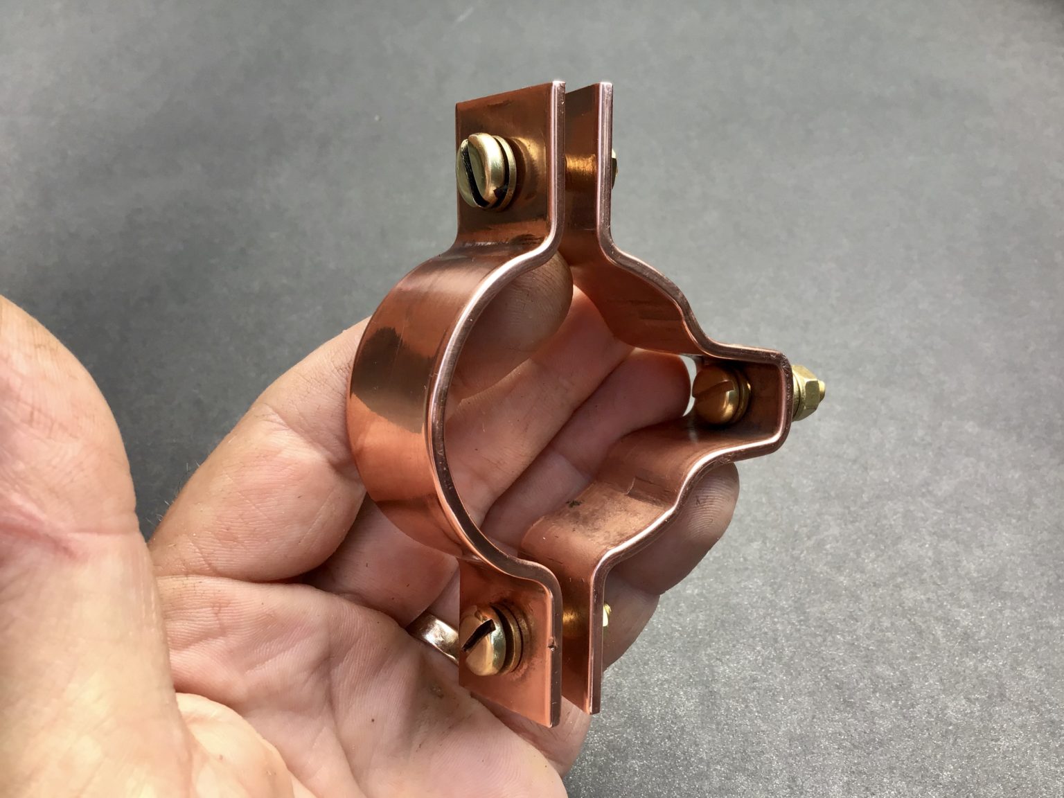 Copper Universal Pipe Clamp 50mm Diameter Copper Pipe Fittings